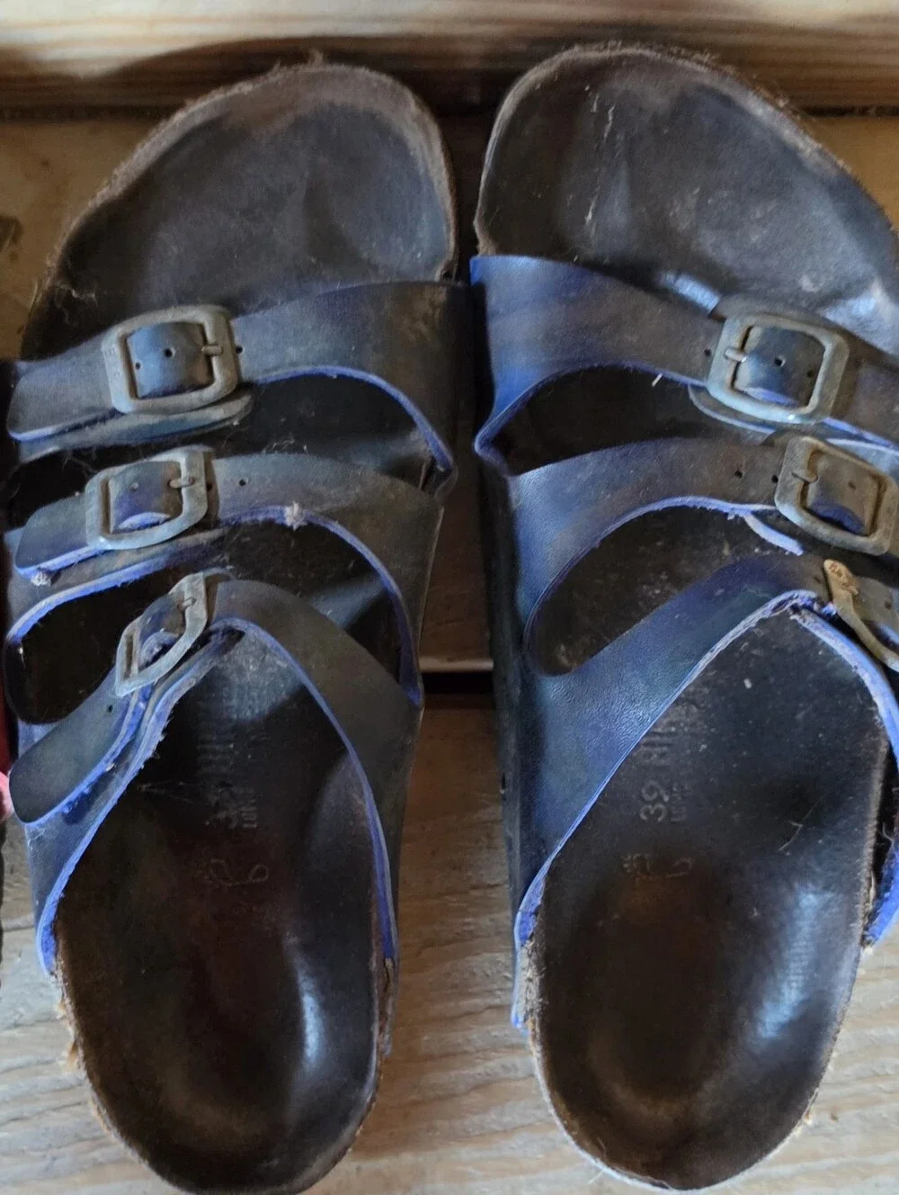 4 Pairs Size 39 Birkenstock sandals.  Very Worn.  Need Repairs.  Good Straps.
